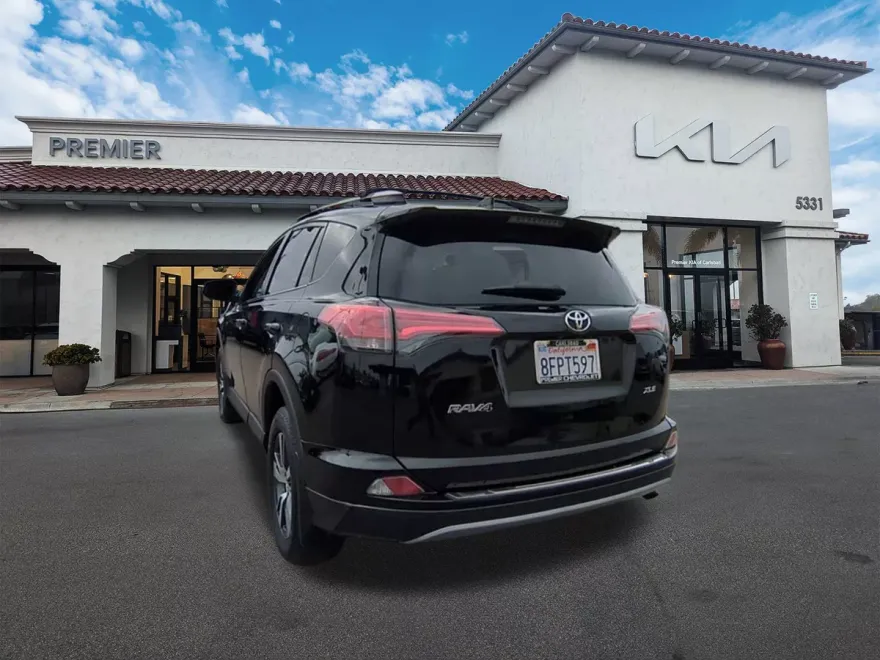 2018 Toyota RAV4 XLE photo 1