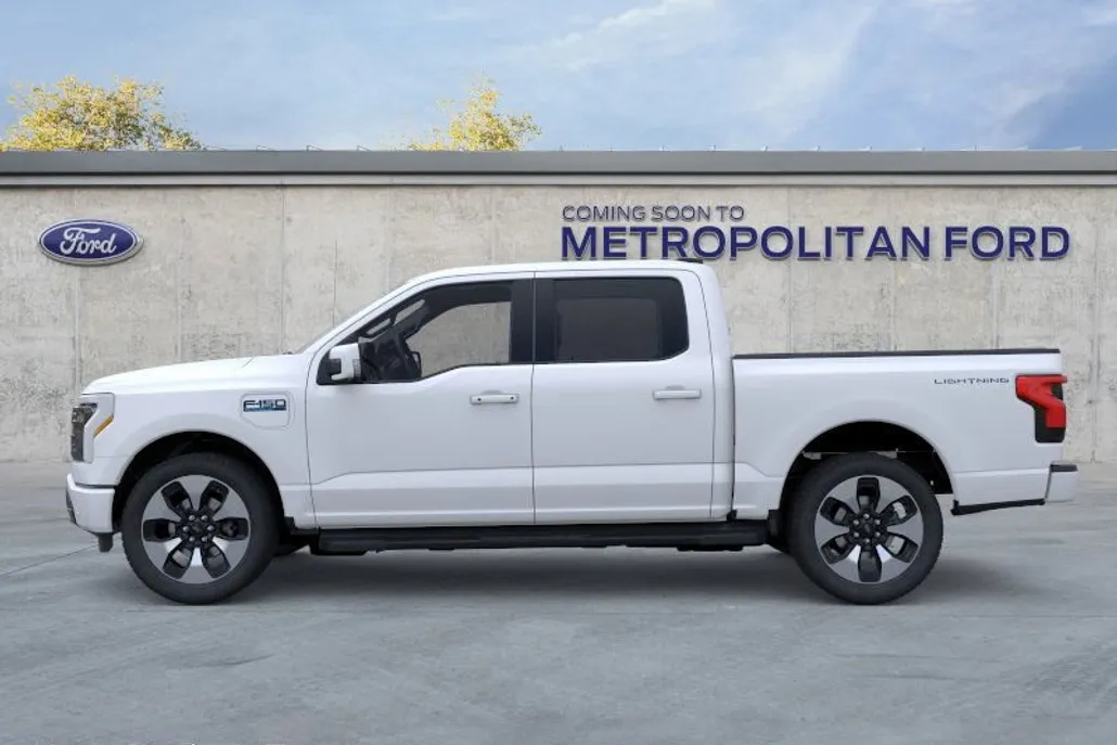 2025 Ford F-150 Lightning Platinum photo 1