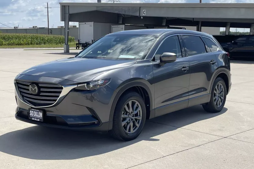 2023 Mazda CX-9 Touring photo 1