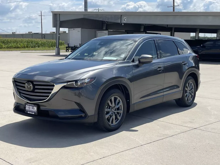 2023 Mazda CX-9 Touring photo 1