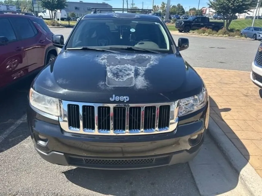 2011 Jeep Grand Cherokee Laredo photo 1