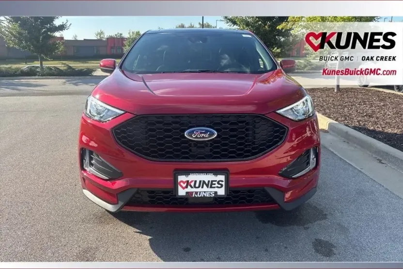 2024 Ford Edge ST photo 1