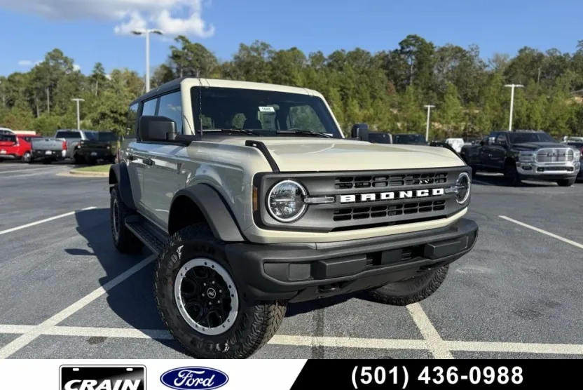 2025 Ford Bronco Base photo 1