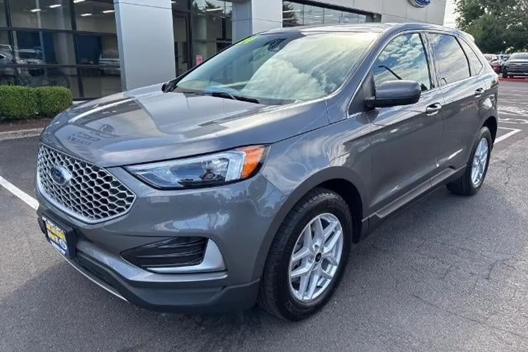 2024 Ford Edge SEL photo 1