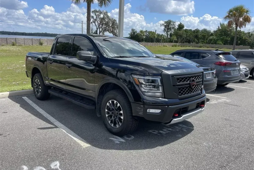 2024 Nissan Titan PRO-4X photo 1