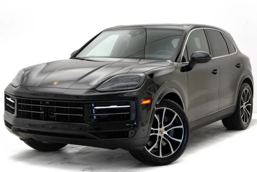 2024 Porsche Cayenne photo 1