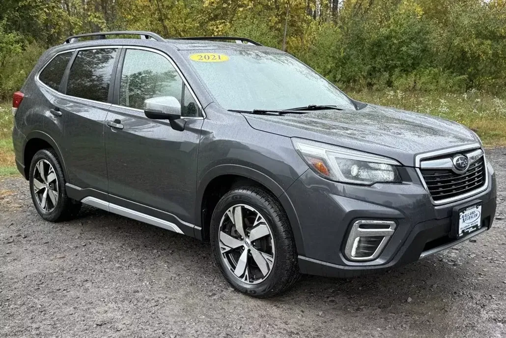 2021 Subaru Forester Touring photo 1