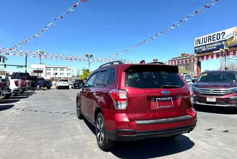 2018 Subaru Forester 2.5i Premium photo 1