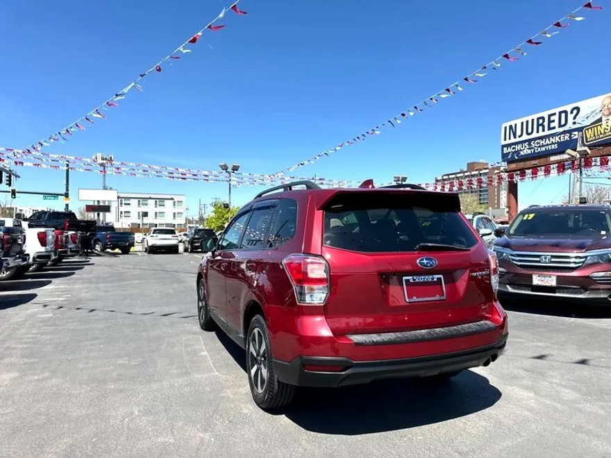 2018 Subaru Forester 2.5i Premium photo 1