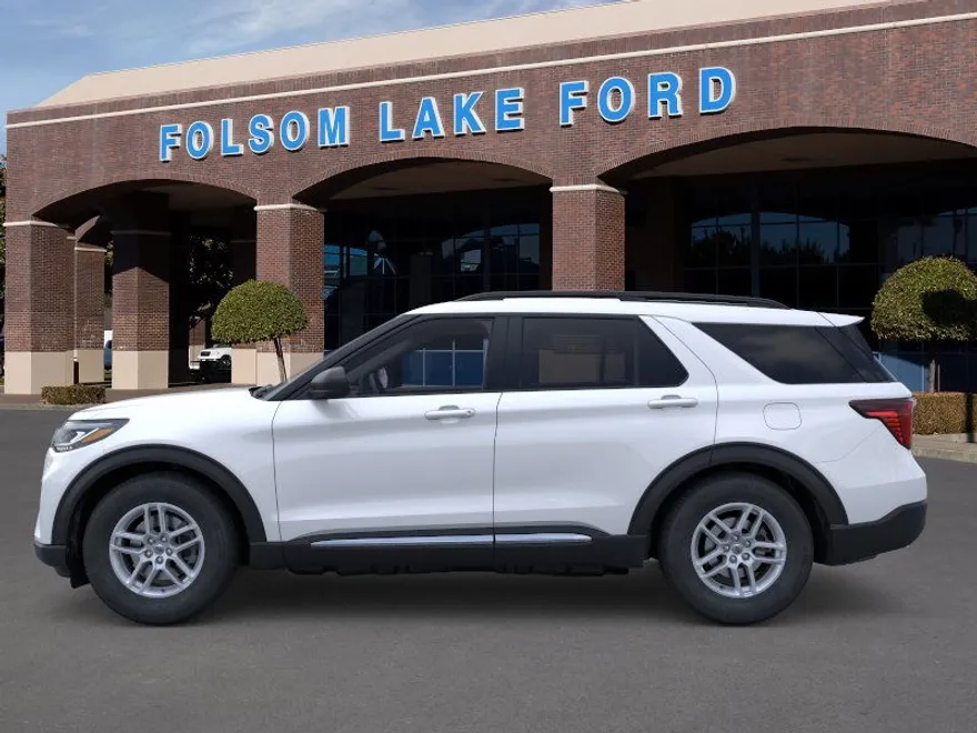 2025 Ford Explorer photo 1