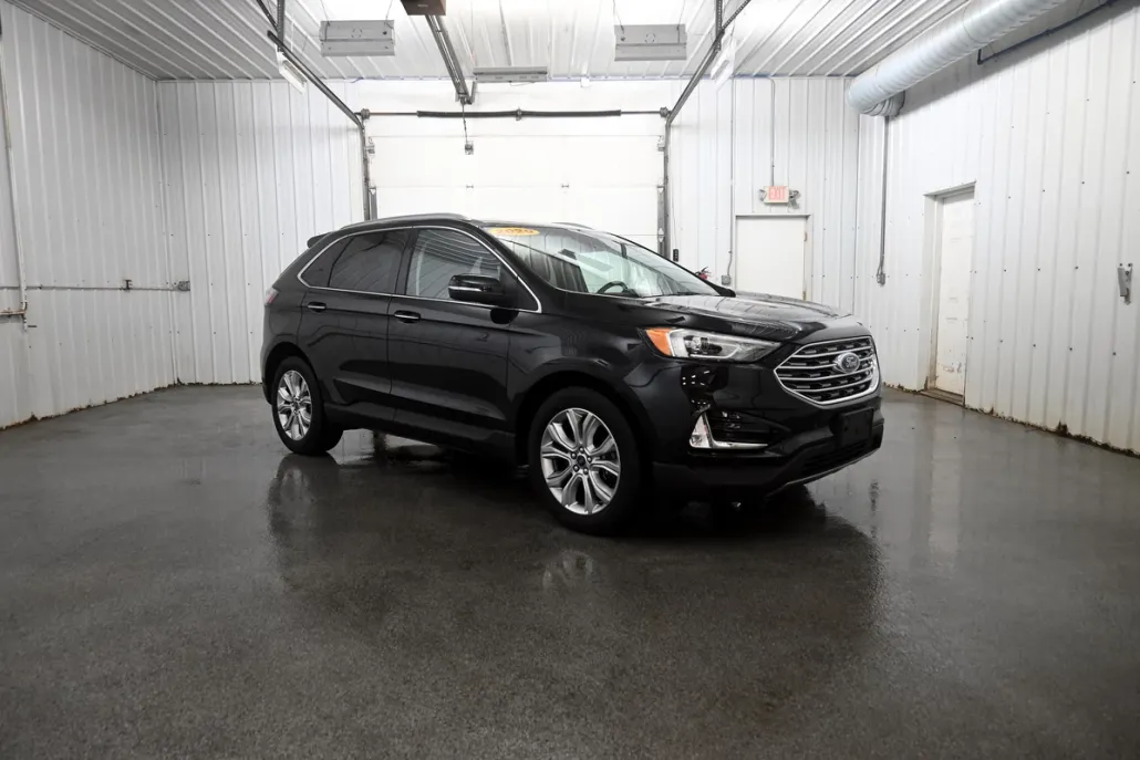 2020 Ford Edge Titanium photo 1