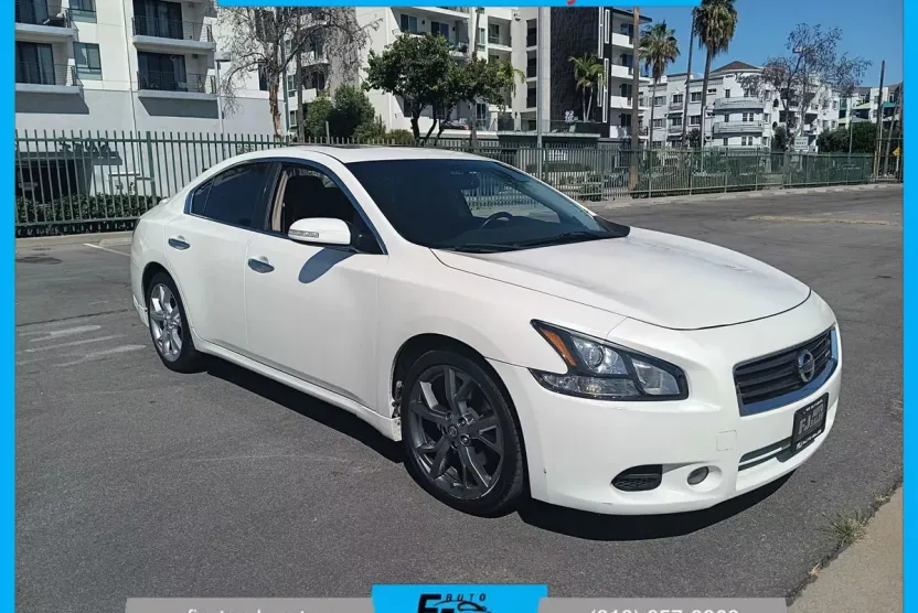 2014 Nissan Maxima SV photo 1