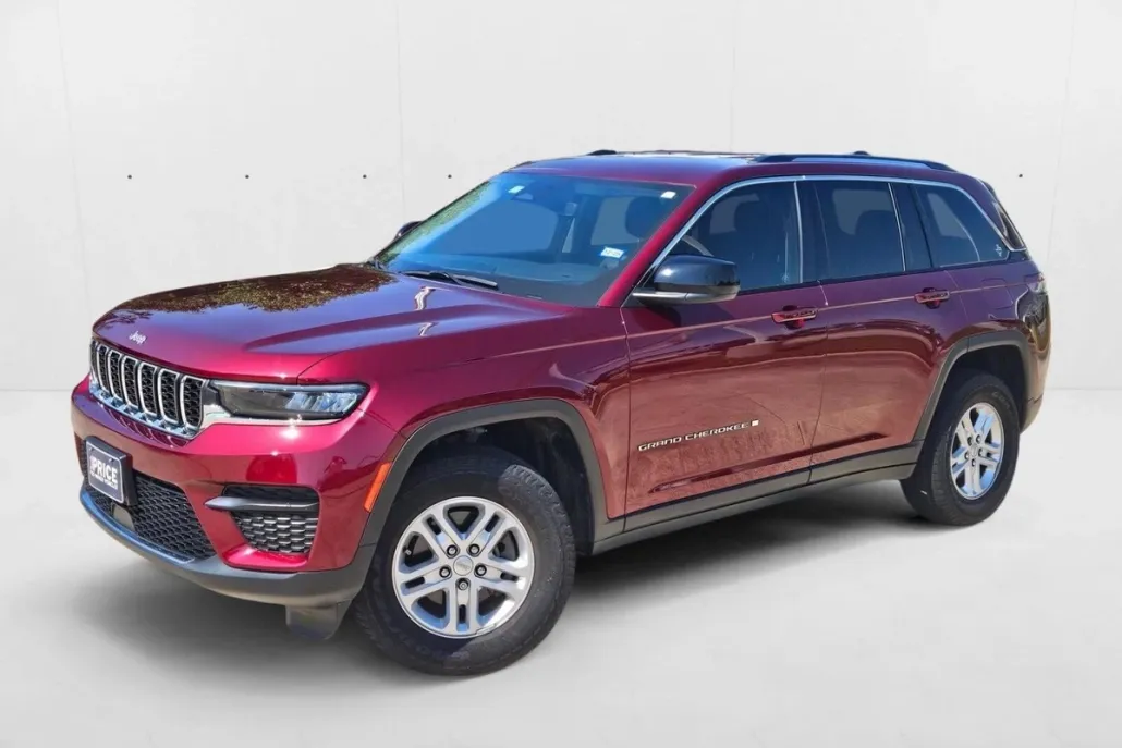 2023 Jeep Grand Cherokee Laredo photo 1