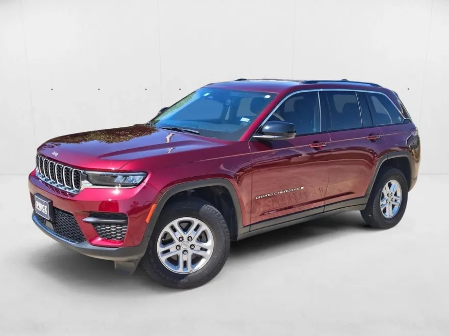2023 Jeep Grand Cherokee Laredo photo 1