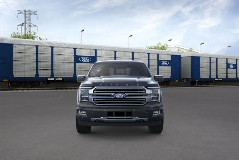 2025 Ford F-150 Platinum photo 1