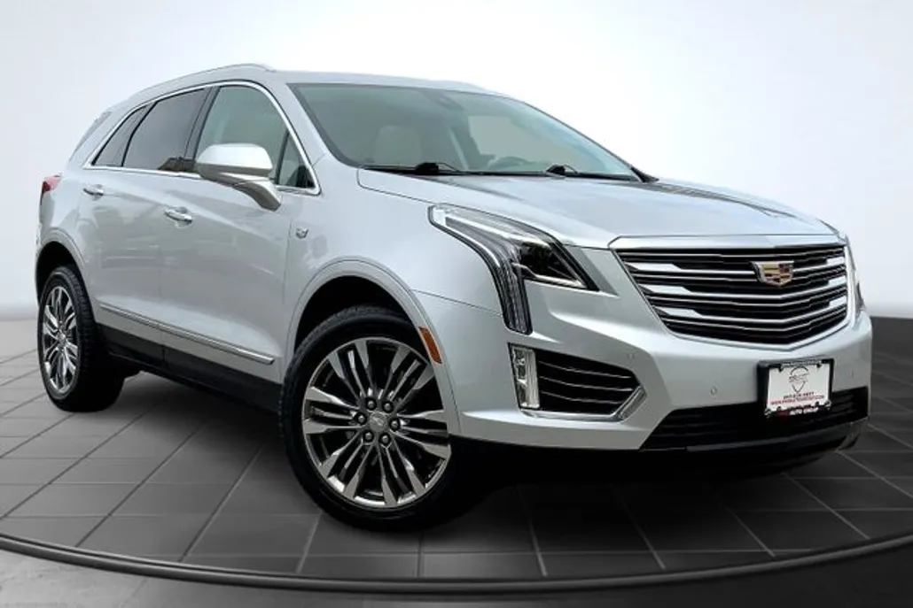 2017 Cadillac XT5 Premium Luxury photo 1