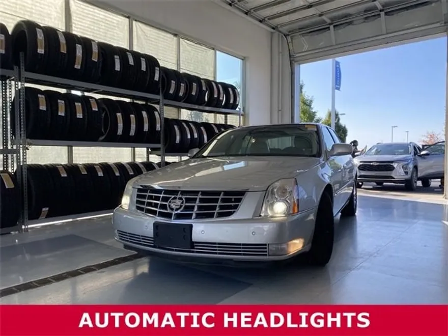 2009 Cadillac DTS photo 1