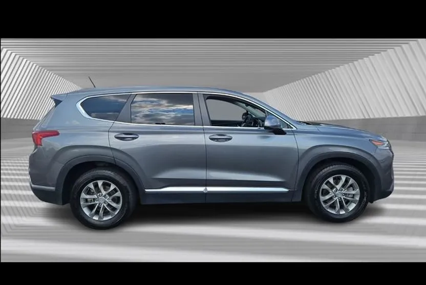 2019 Hyundai Santa Fe SE photo 1