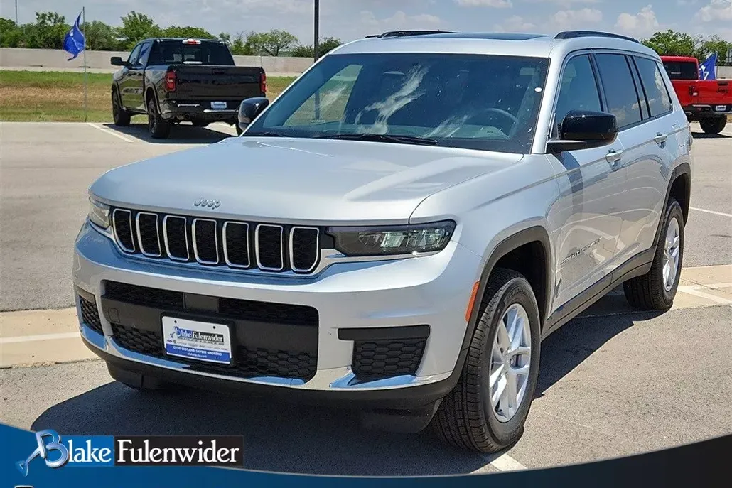 2025 Jeep Grand Cherokee Laredo X photo 1
