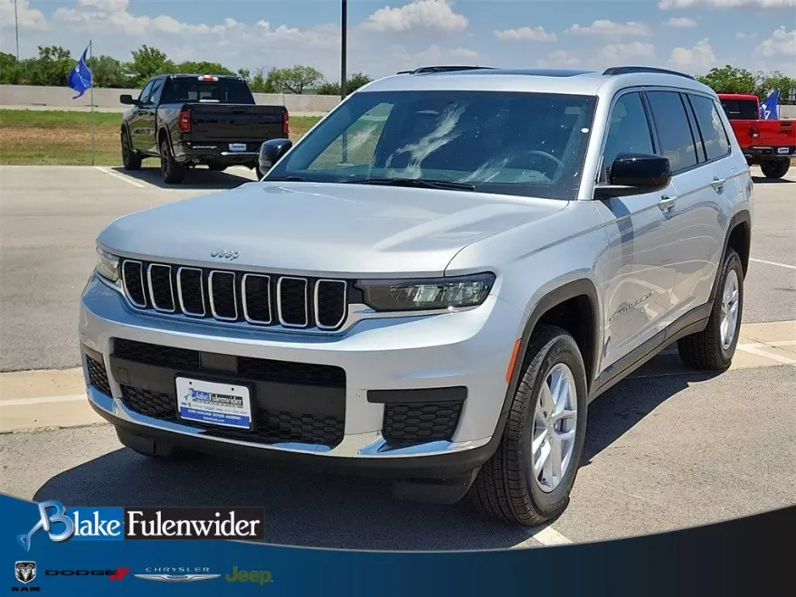 2025 Jeep Grand Cherokee Laredo X photo 1