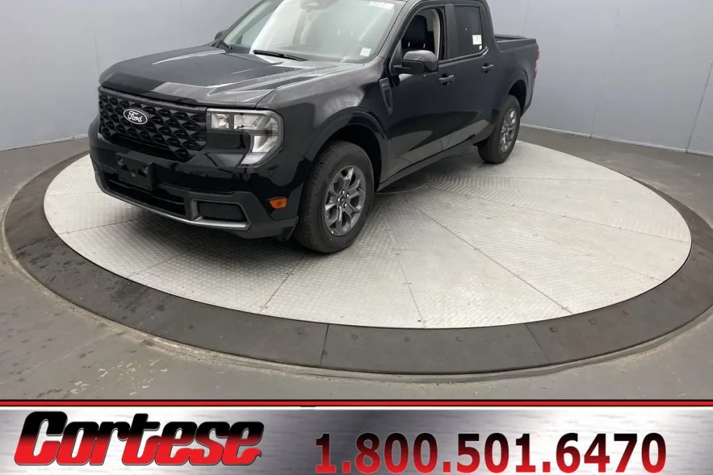 2025 Ford Maverick XLT photo 1