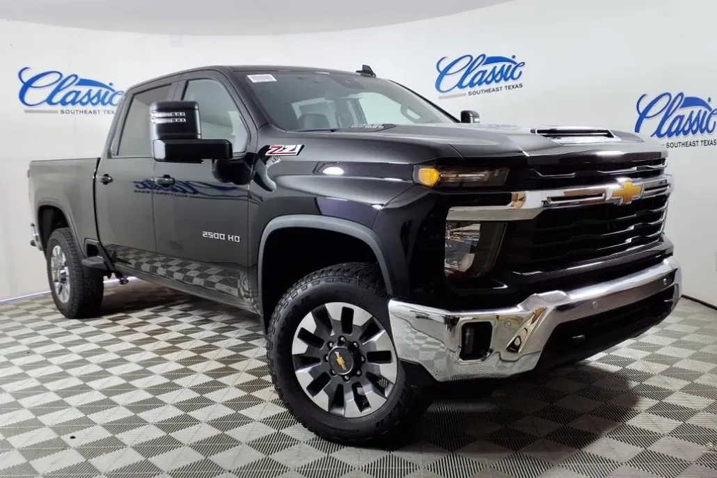 2025 Chevrolet Silverado 2500HD LT photo 1