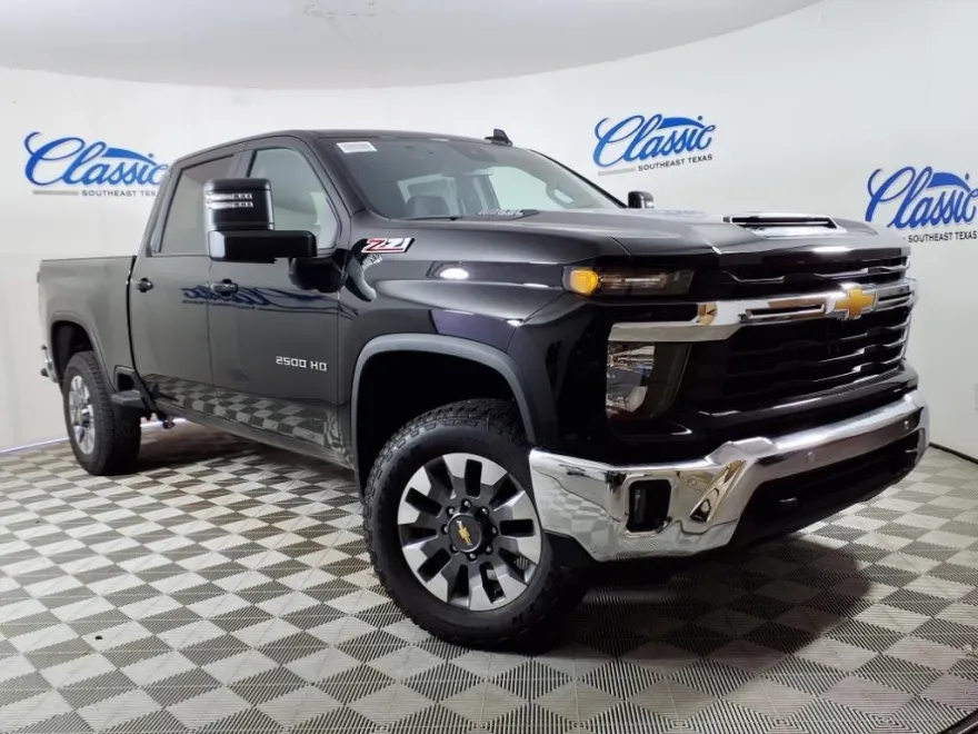 2025 Chevrolet Silverado 2500HD LT photo 1