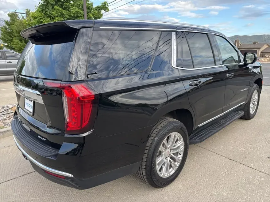 2023 Gmc Yukon SLT photo 1