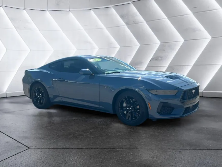 2025 Ford Mustang GT photo 1