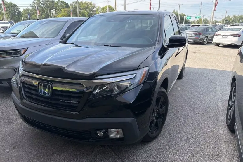 2019 Honda Ridgeline Black Edition photo 1