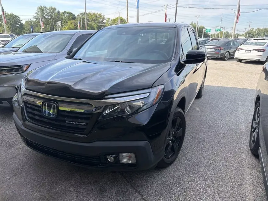 2019 Honda Ridgeline Black Edition photo 1