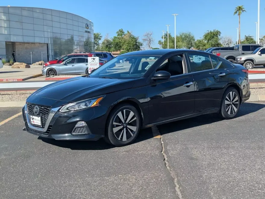 2022 Nissan Altima 2.5 SV photo 1