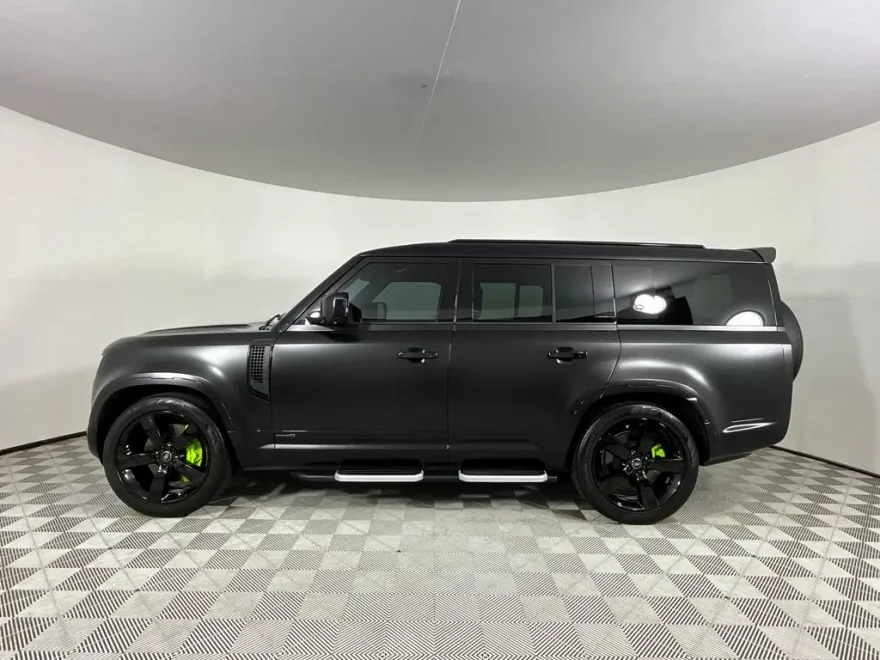 2023 Land Rover Defender 130 X photo 1