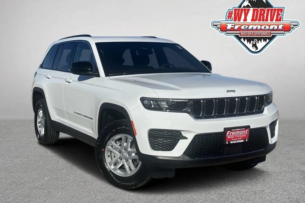 2025 Jeep Grand Cherokee Laredo photo 1
