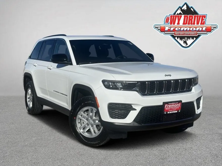 2025 Jeep Grand Cherokee Laredo photo 1