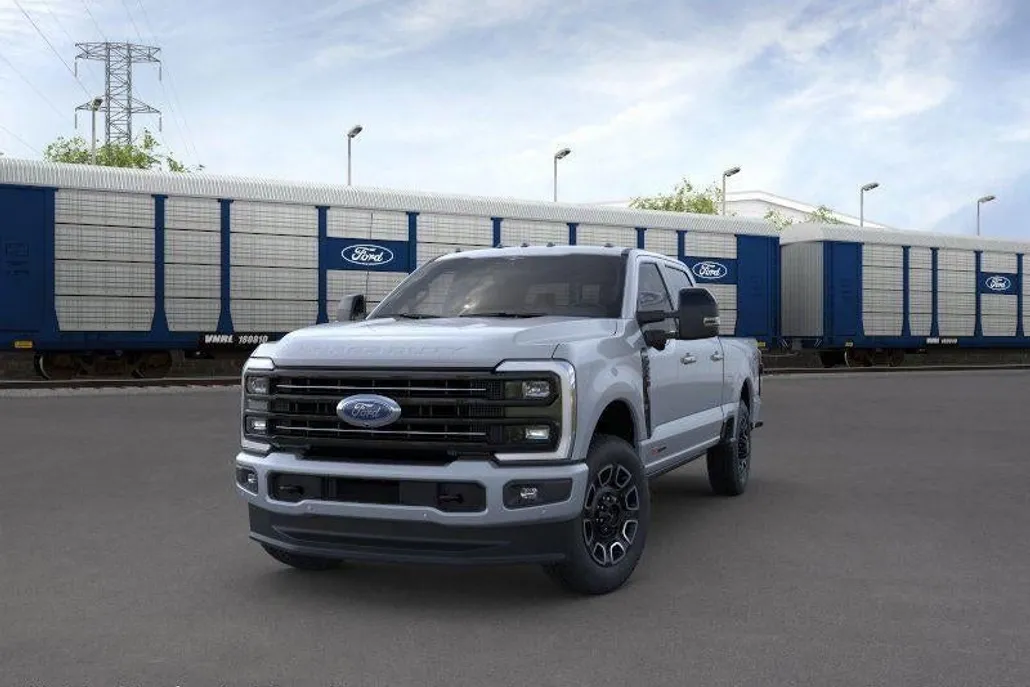 2025 Ford F-250 Platinum photo 1