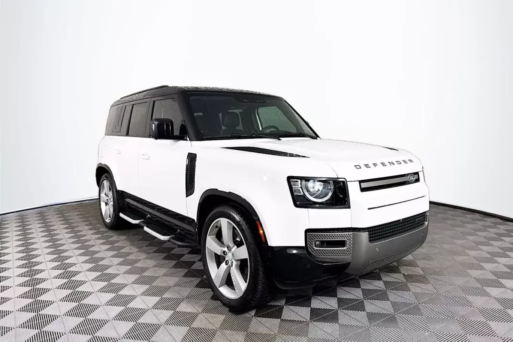 2023 Land Rover Defender 110 X-Dynamic SE photo 1
