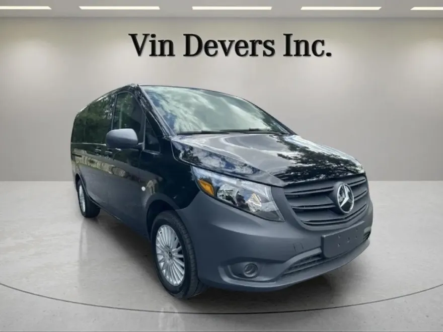 2023 Mercedes Benz Metris Passenger Van photo 1