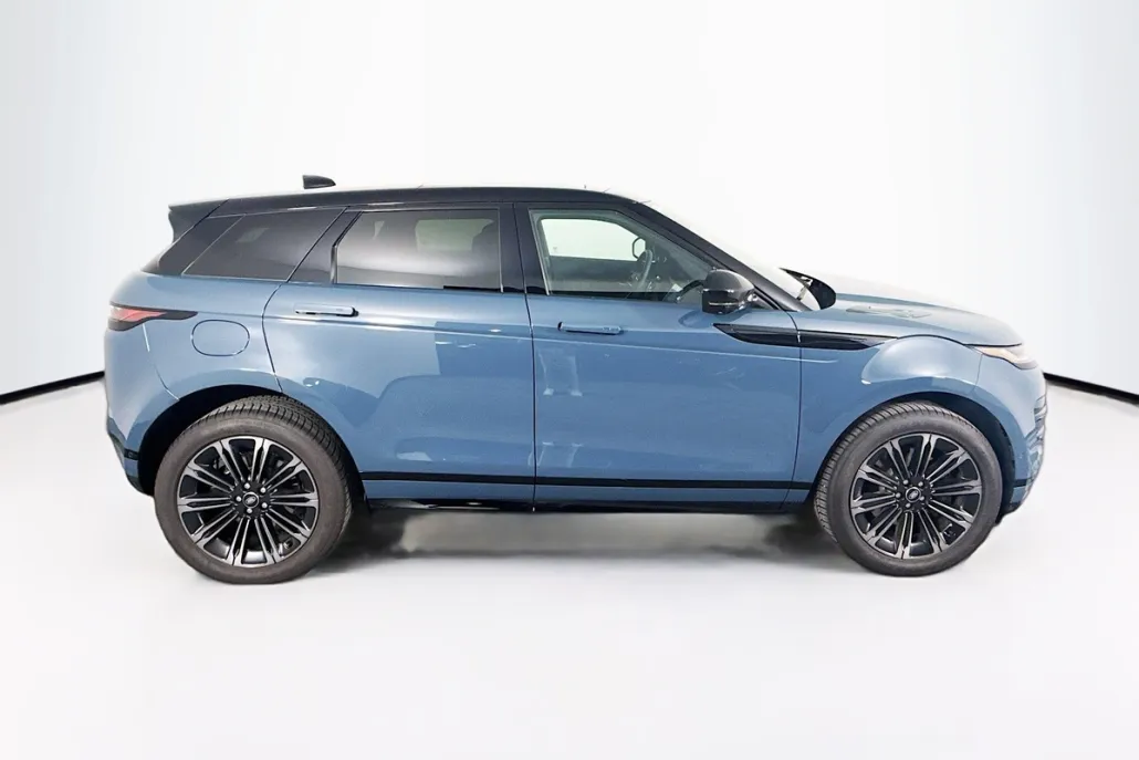 2026 Land Rover Range Rover Evoque Dynamic SE photo 1