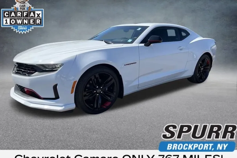 2023 Chevrolet Camaro 1LT photo 1