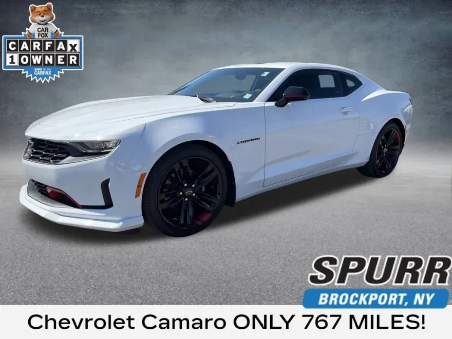 2023 Chevrolet Camaro 1LT photo 1