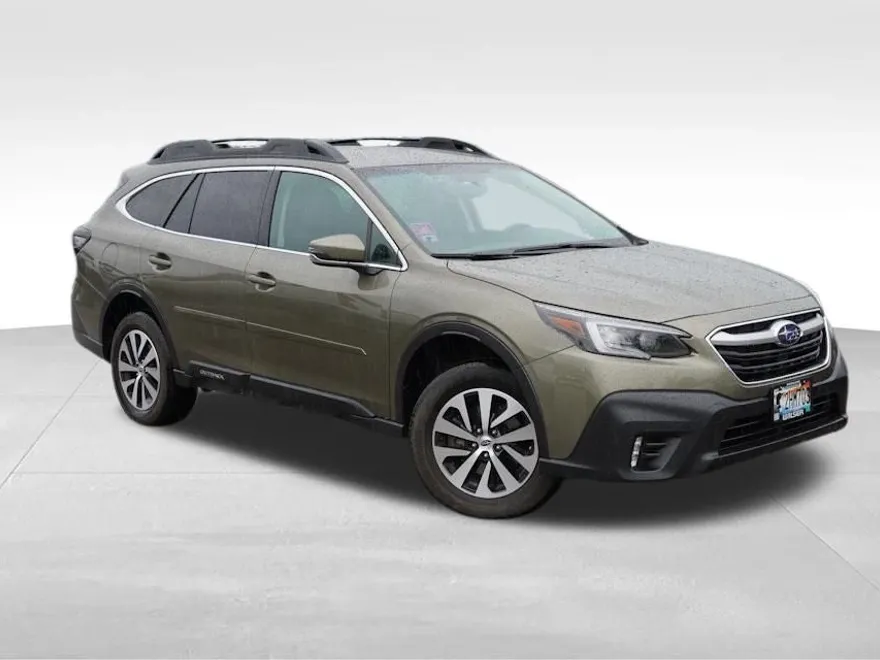 2022 Subaru Outback Premium photo 1