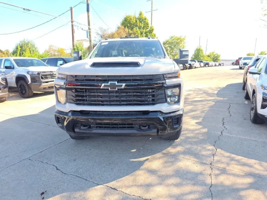 2026 Chevrolet Silverado 2500HD Custom photo 1