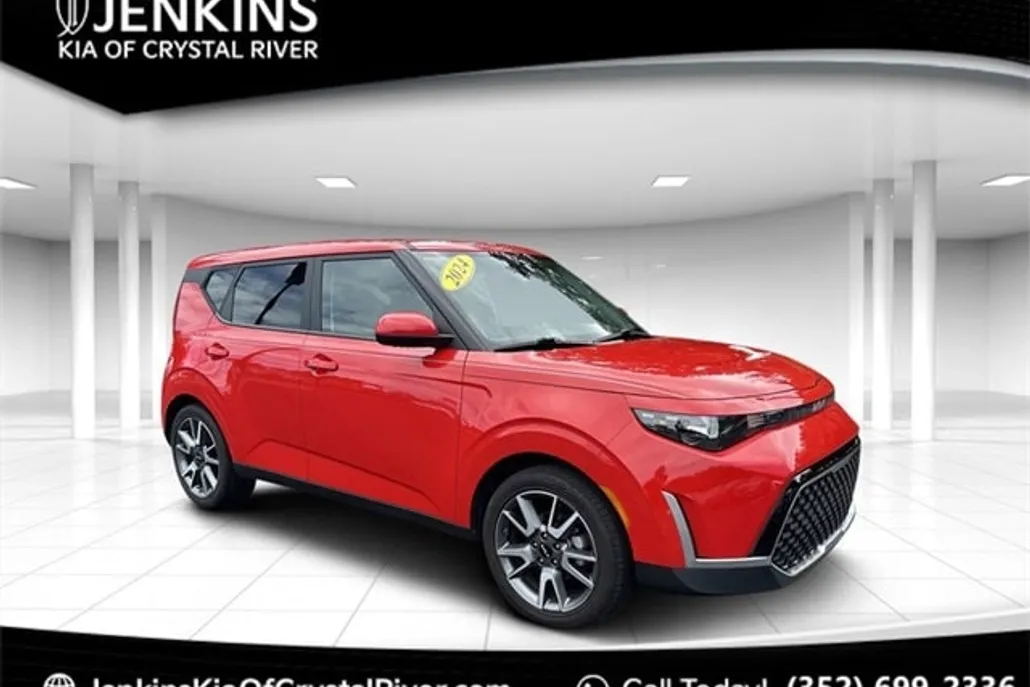 2024 Kia Soul EX photo 1