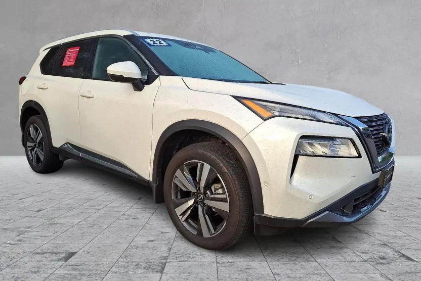 2022 Nissan Rogue SL photo 1