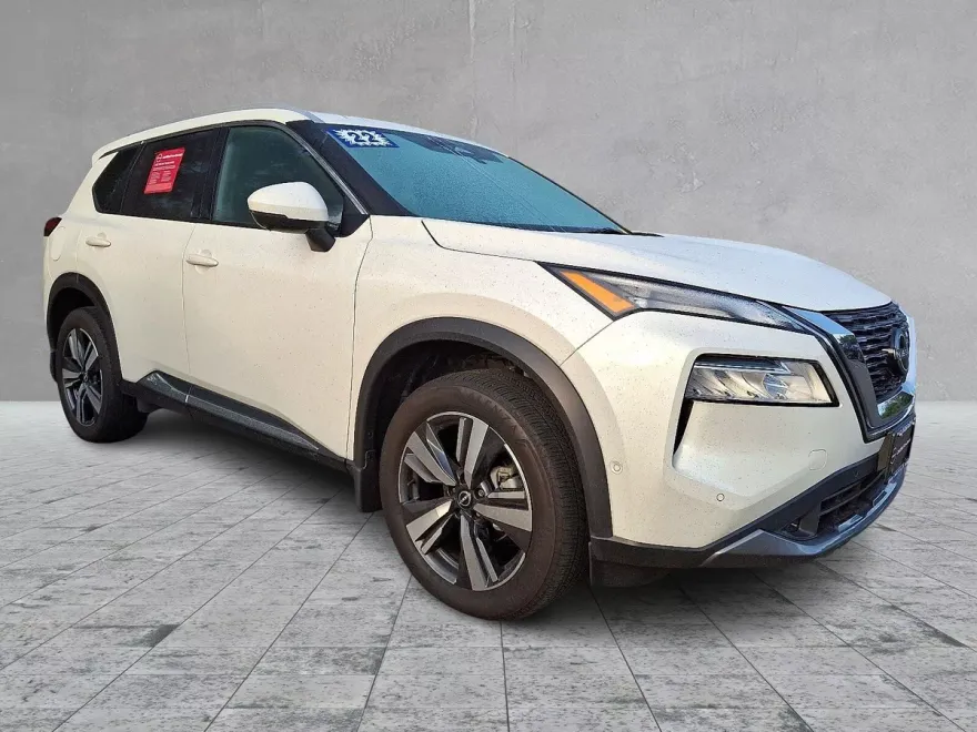 2022 Nissan Rogue SL photo 1