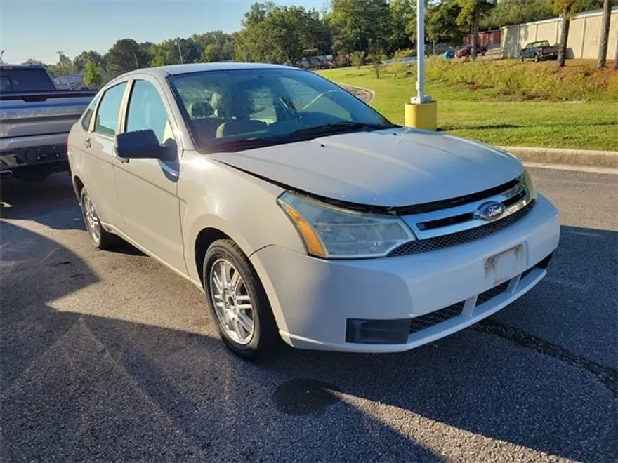 2010 Ford Focus SE photo 1