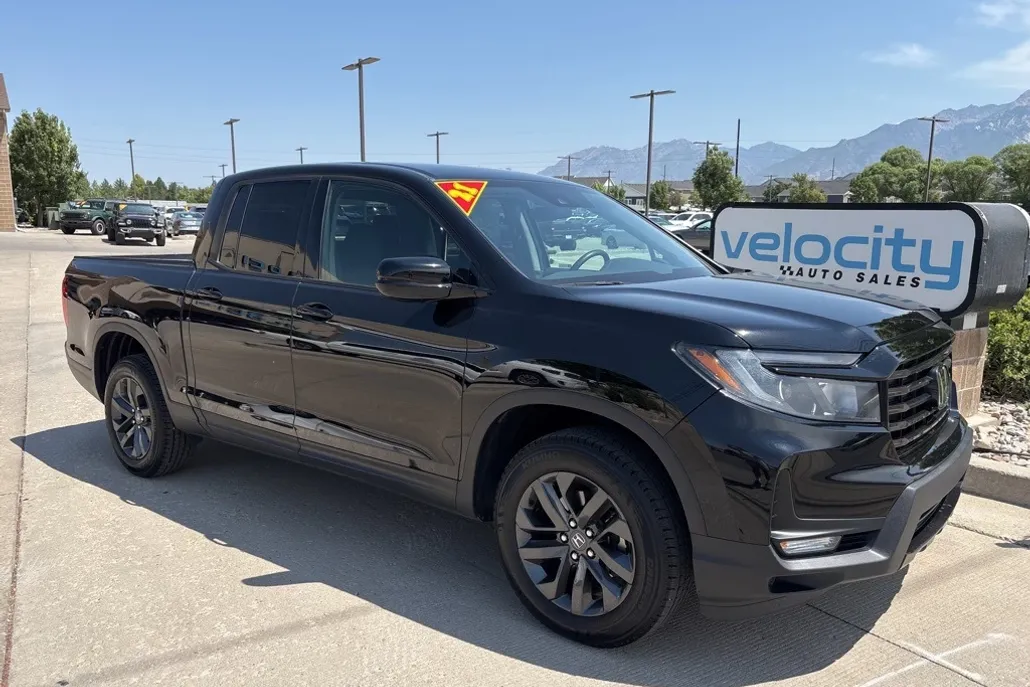 2021 Honda Ridgeline Sport photo 1