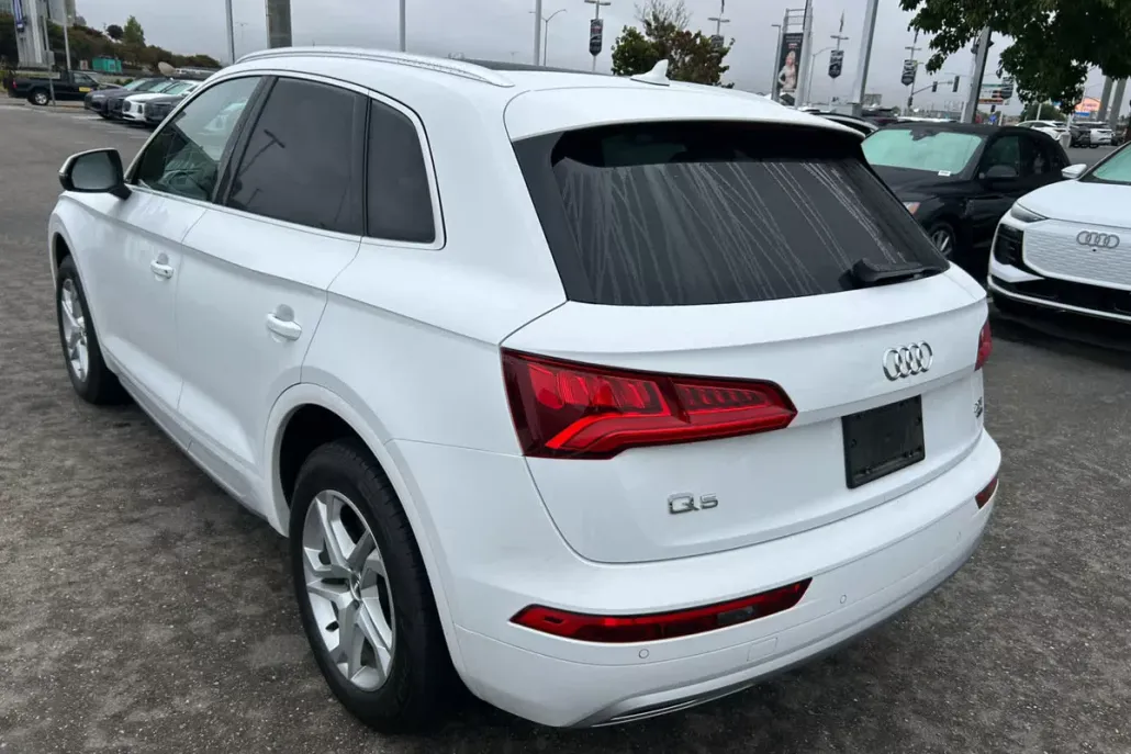 2018 Audi Q5 Premium Plus photo 1