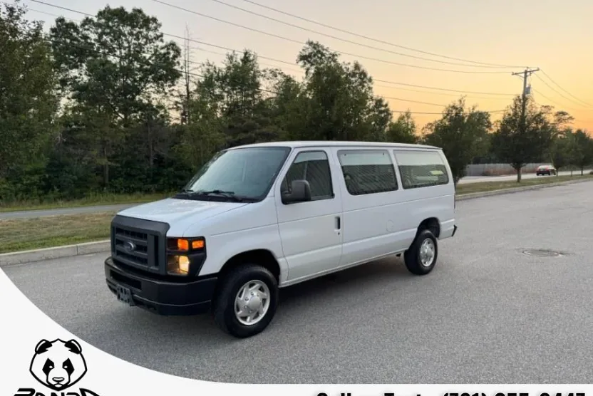 2013 Ford E-350 photo 1